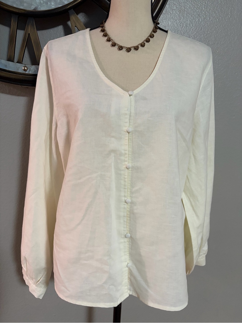 LAURA ASHLEY Women's White linen  Button-Front Long-Sleeve Top
